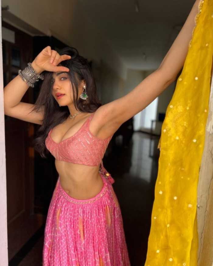 adah sharma 9